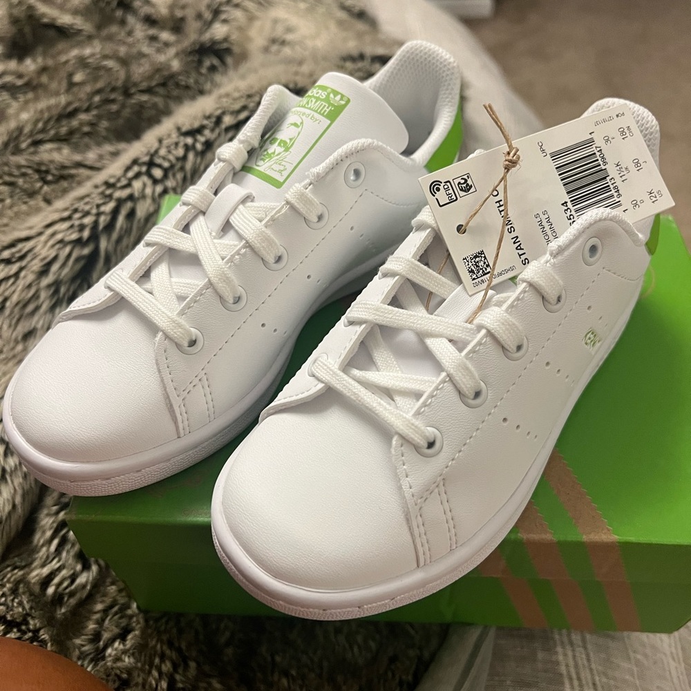 New with tags Adidas Sam smith Kermit